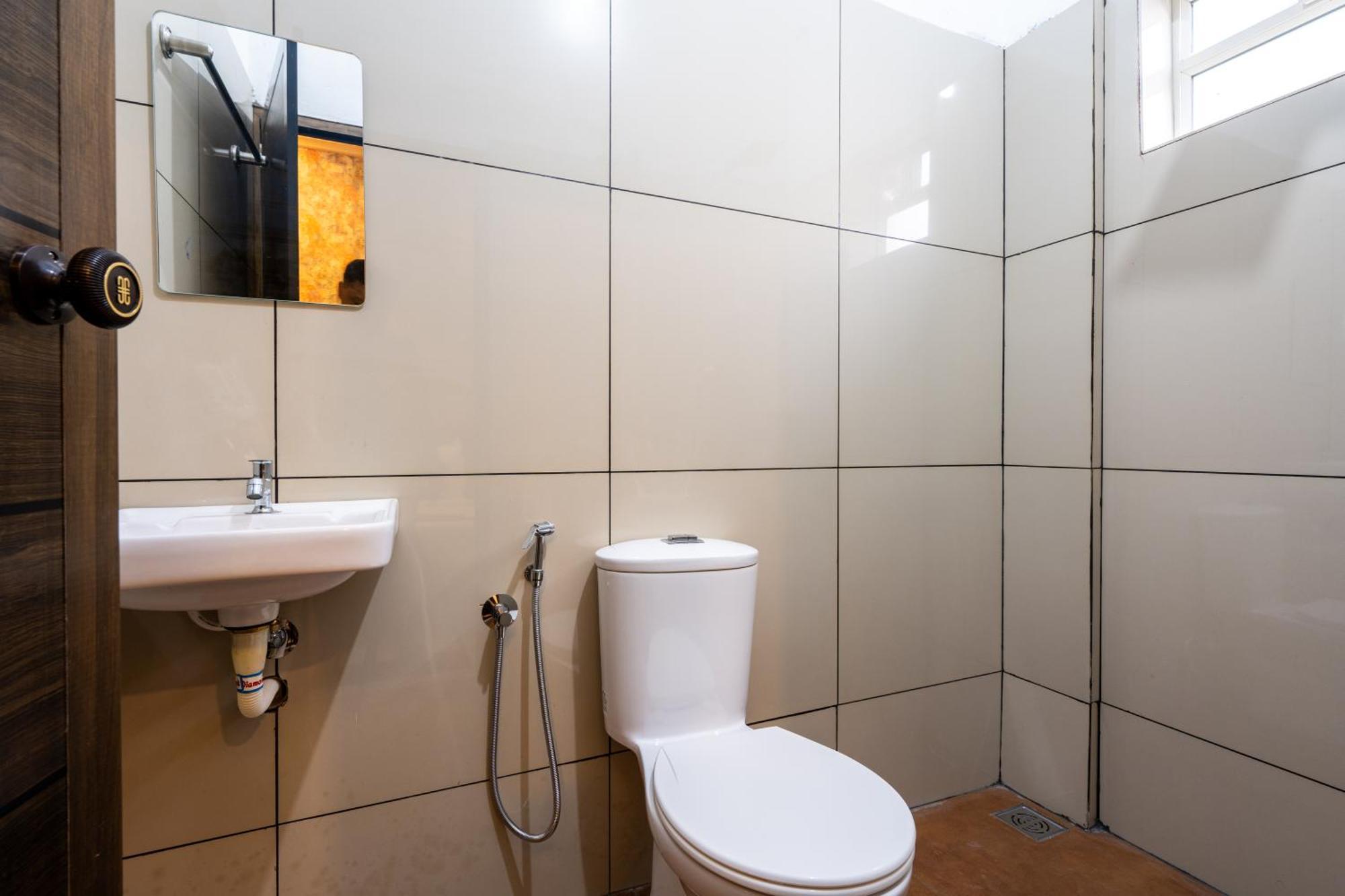 Yaad Residency Hotel Kochi ภายนอก รูปภาพ