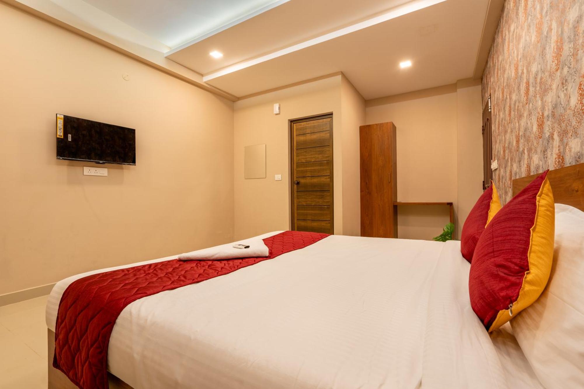 Yaad Residency Hotel Kochi ภายนอก รูปภาพ