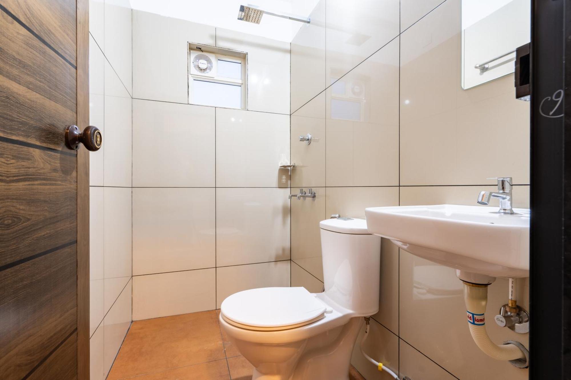 Yaad Residency Hotel Kochi ภายนอก รูปภาพ