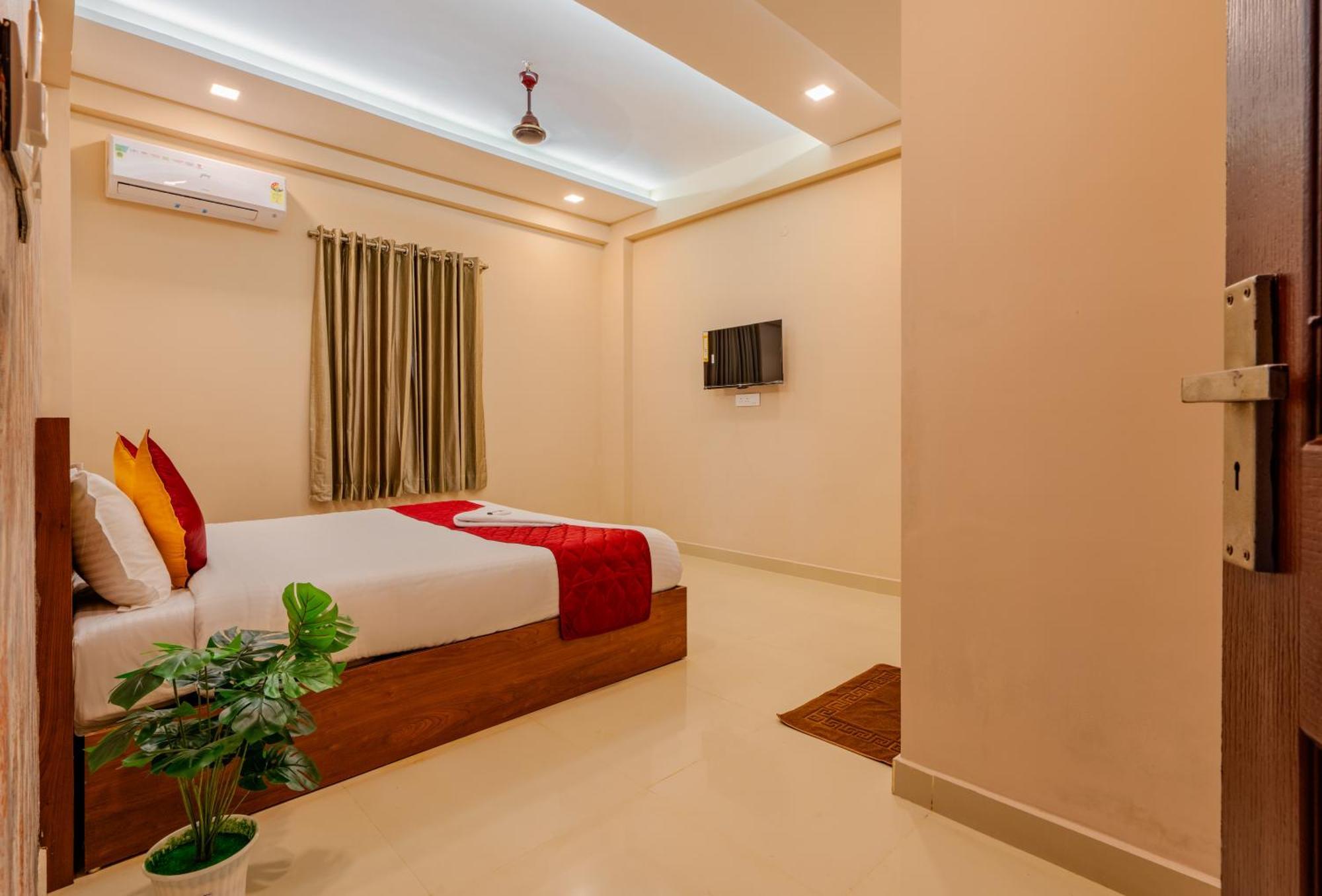 Yaad Residency Hotel Kochi ภายนอก รูปภาพ