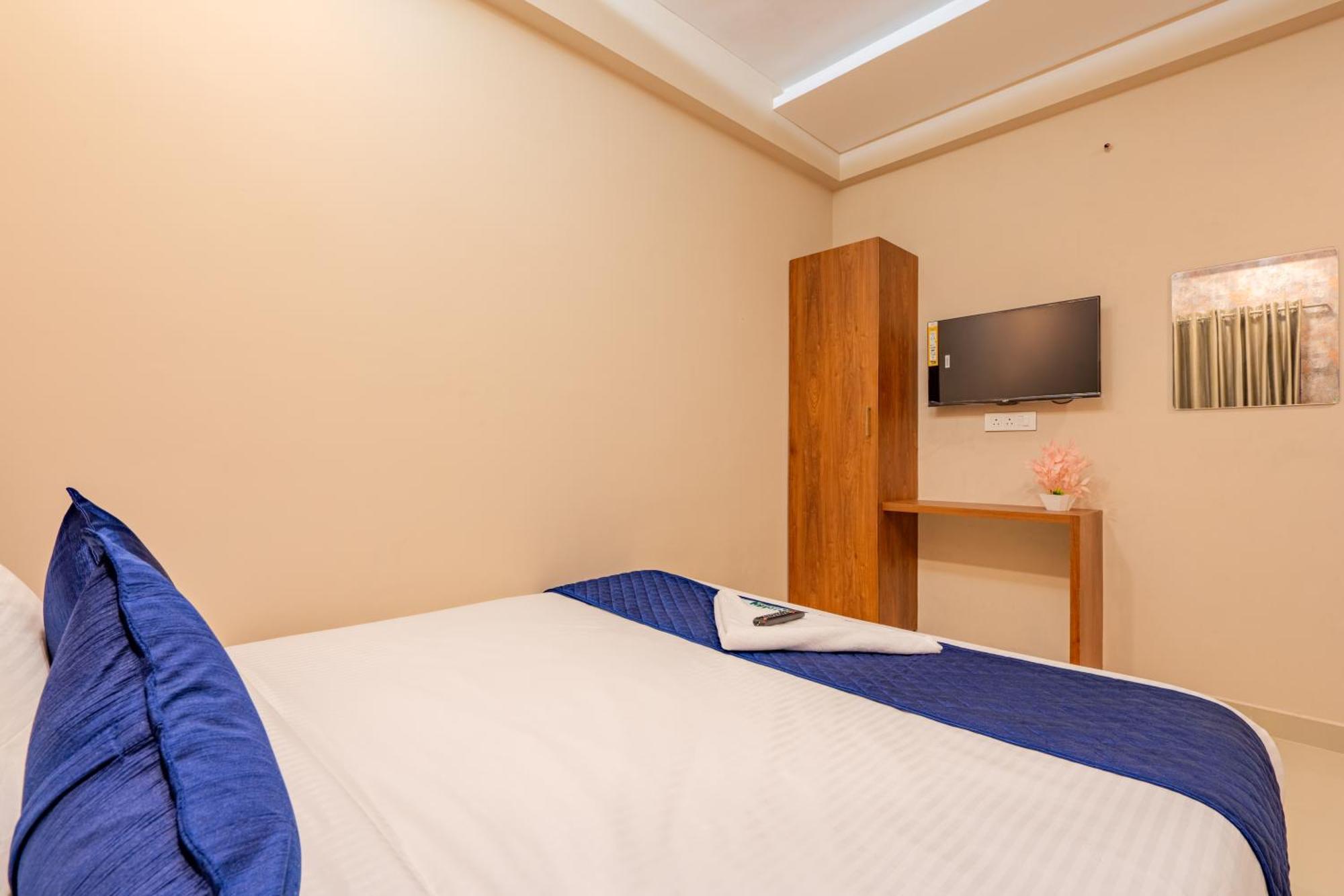 Yaad Residency Hotel Kochi ภายนอก รูปภาพ