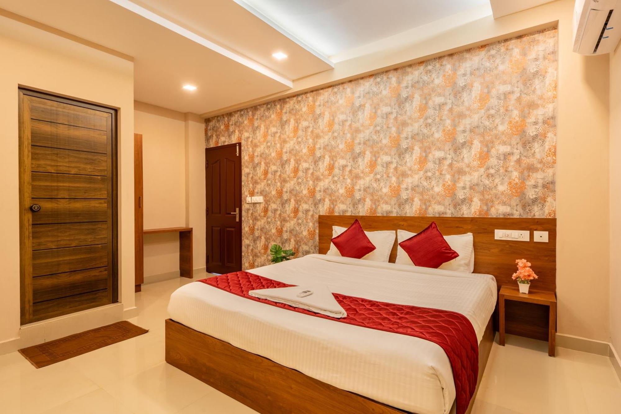 Yaad Residency Hotel Kochi ภายนอก รูปภาพ