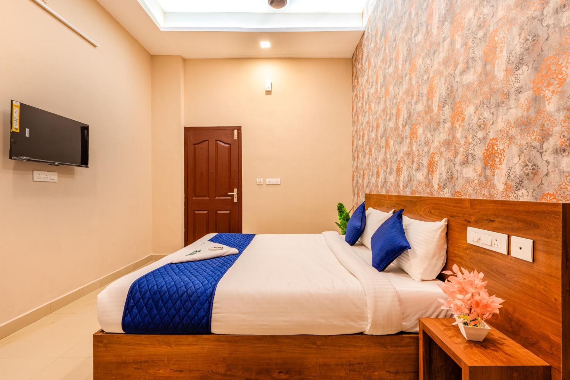 Yaad Residency Hotel Kochi ภายนอก รูปภาพ