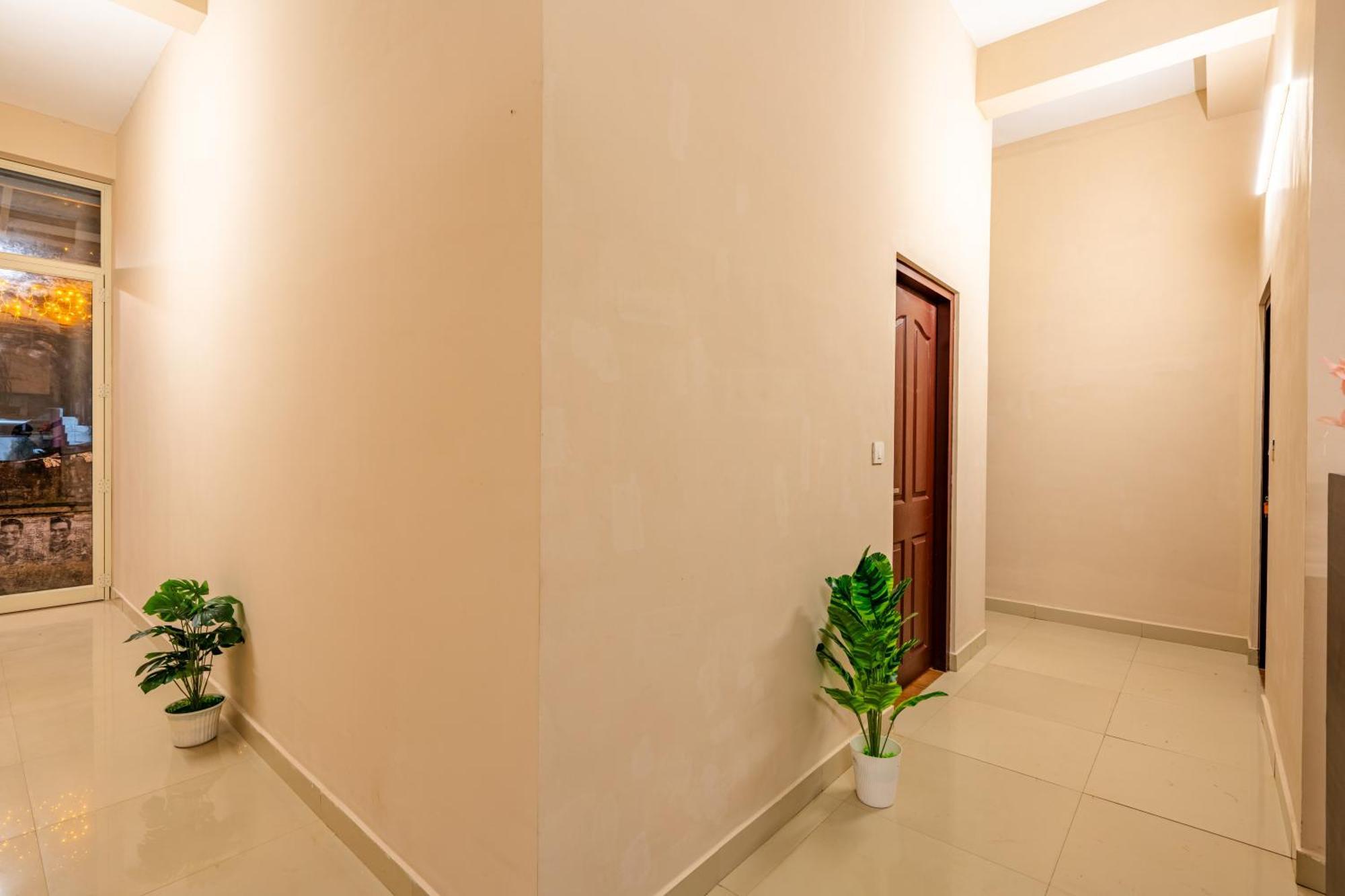 Yaad Residency Hotel Kochi ภายนอก รูปภาพ