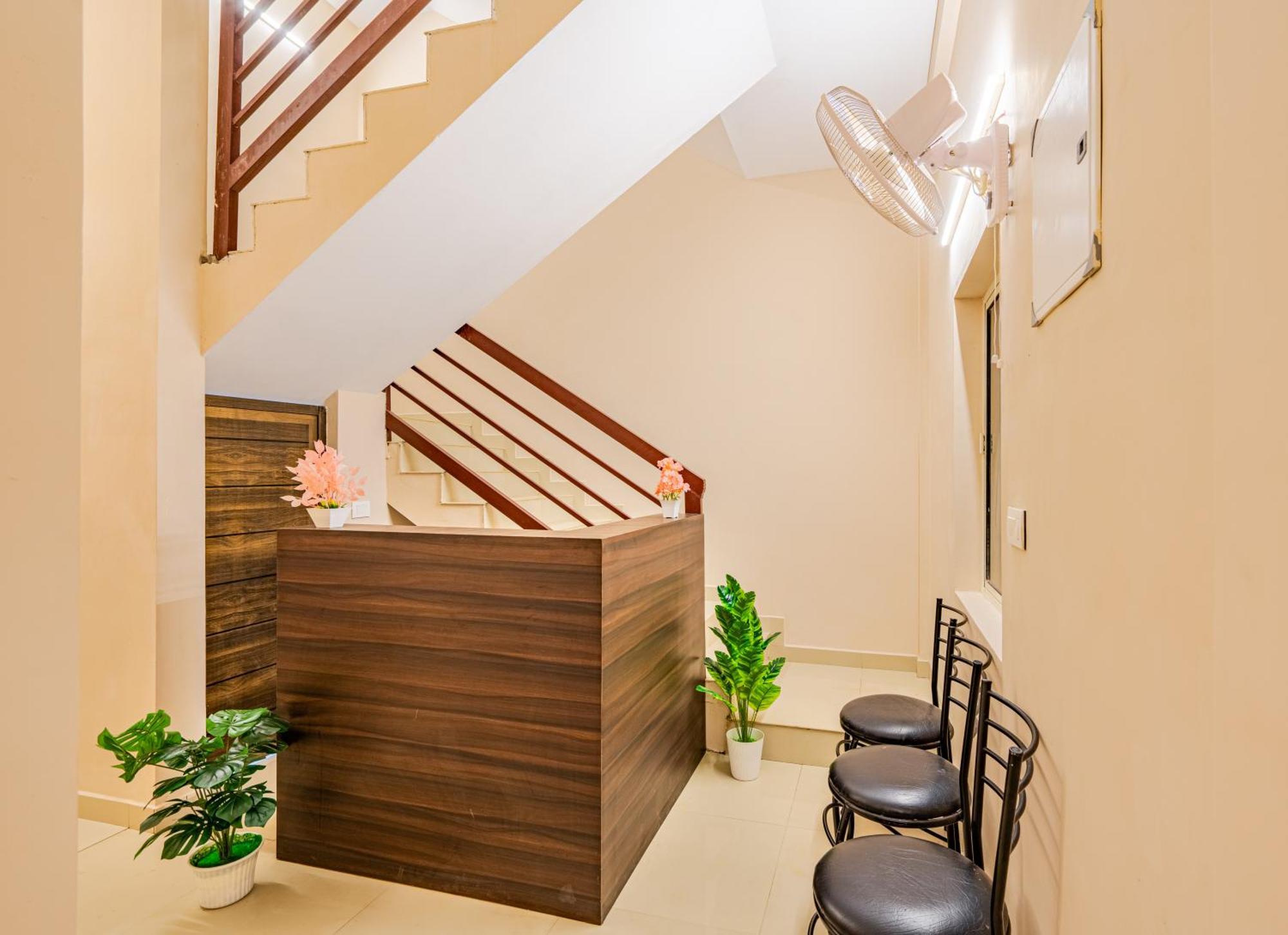 Yaad Residency Hotel Kochi ภายนอก รูปภาพ