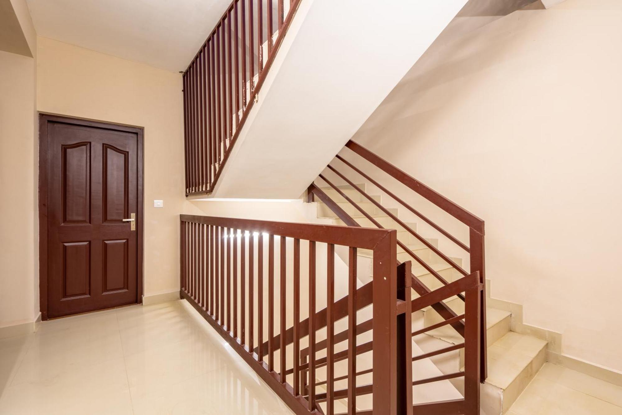 Yaad Residency Hotel Kochi ภายนอก รูปภาพ