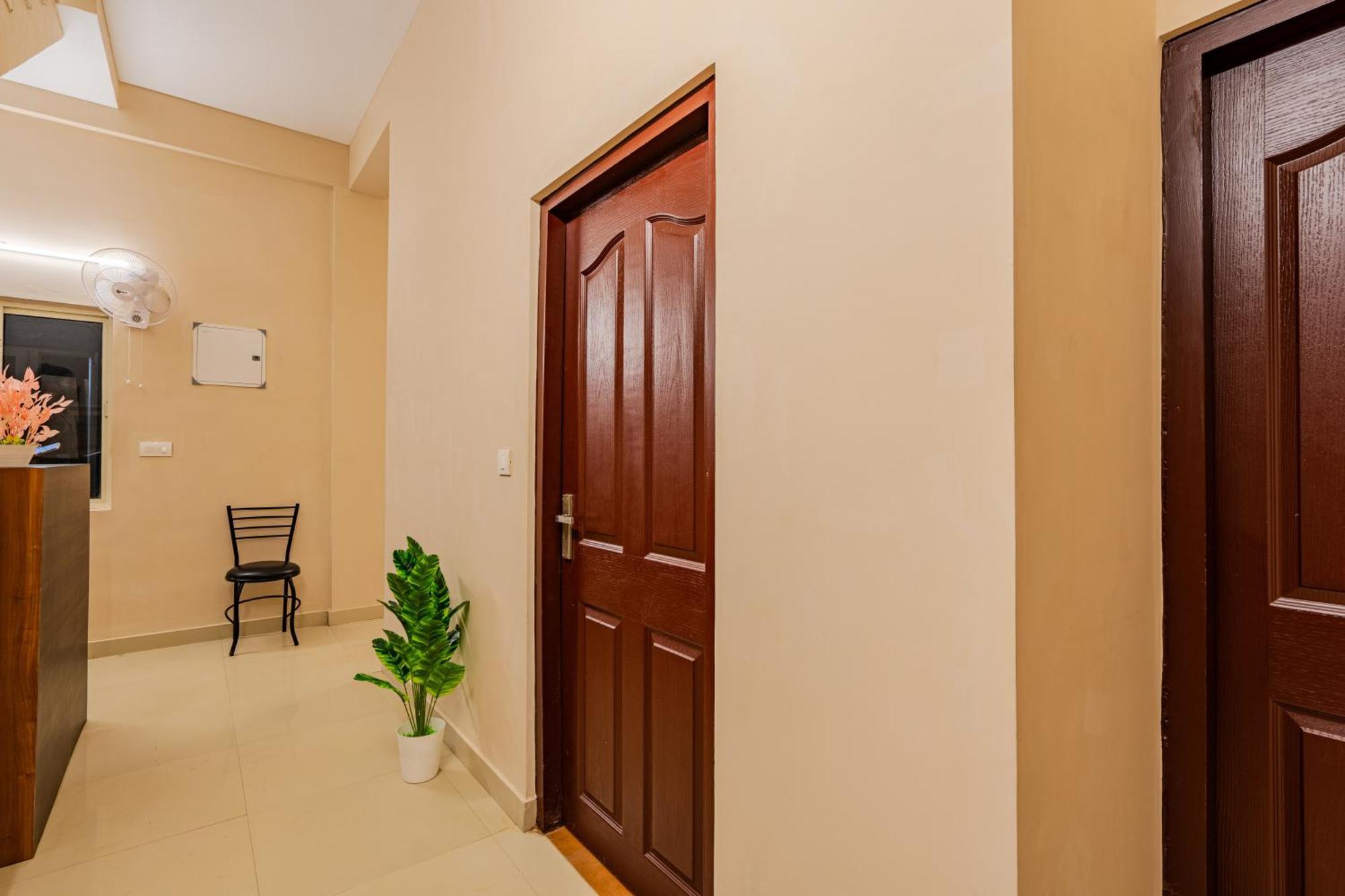 Yaad Residency Hotel Kochi ภายนอก รูปภาพ